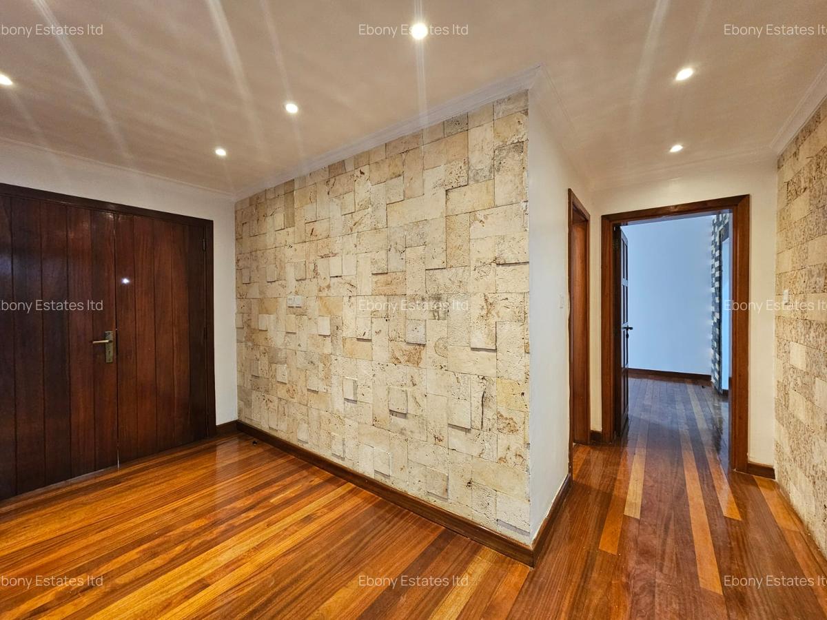 4 Bed Townhouse with En Suite in Kileleshwa - 4