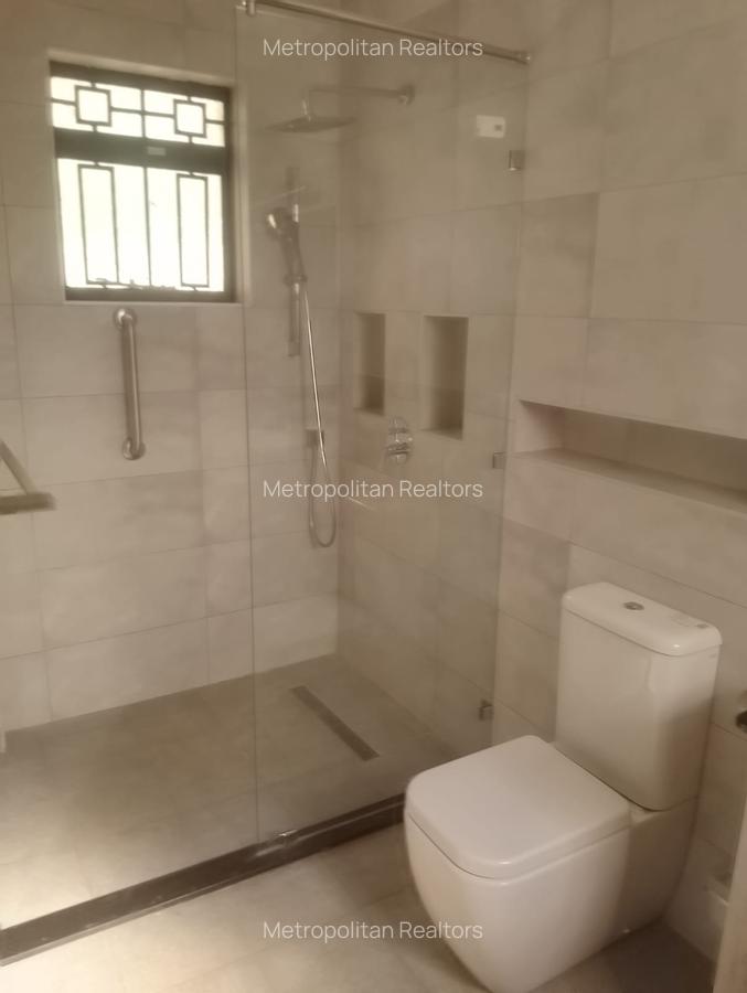 4 Bed Villa with En Suite at Ndege Road - 11