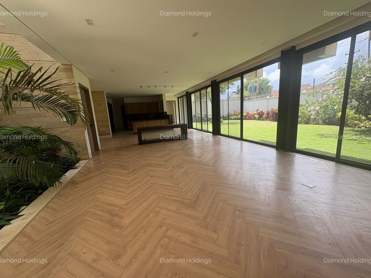 5 Bed Villa with En Suite at Westlands - 16