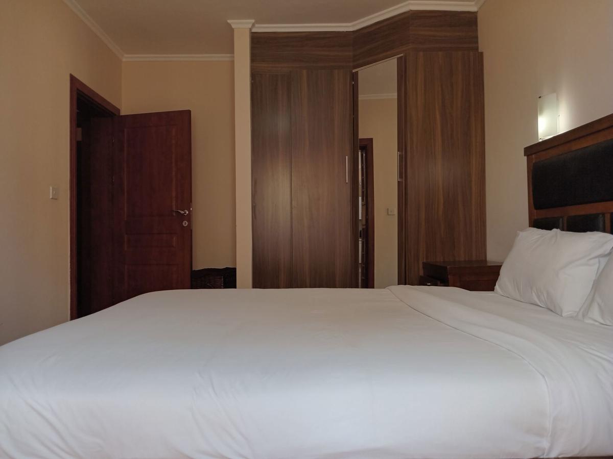 Serviced 2 Bed Apartment with En Suite in Upper Hill - 6