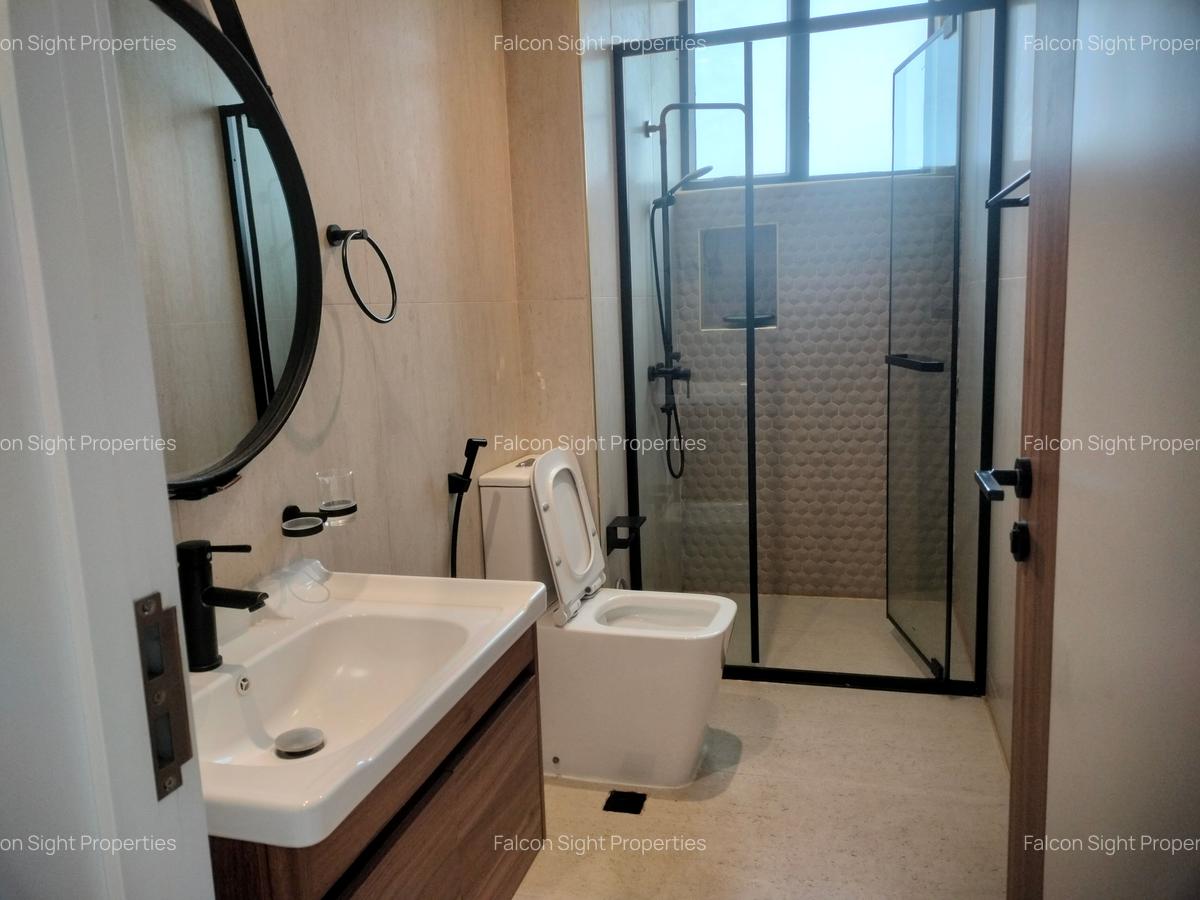 2 Bed Apartment with En Suite at Few Minutes Drive To Un Headquarters - 16