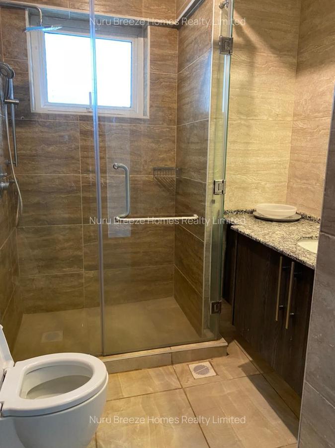 3 Bed Apartment with En Suite in Riverside - 12