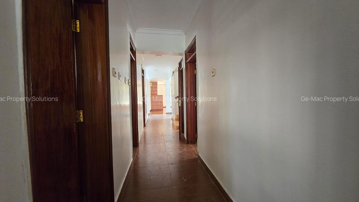 5 Bed House with Staff Quarters in Runda - 8