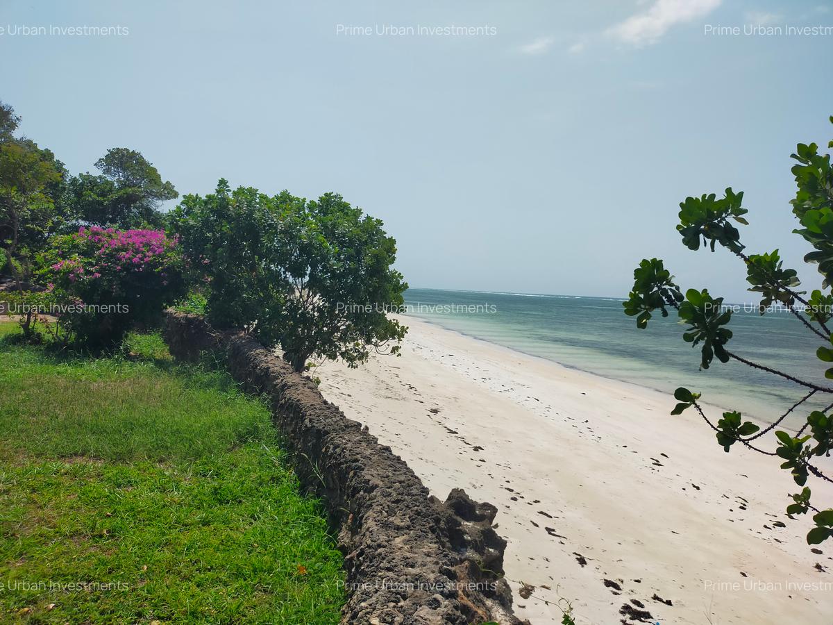 Land in Kikambala - 10