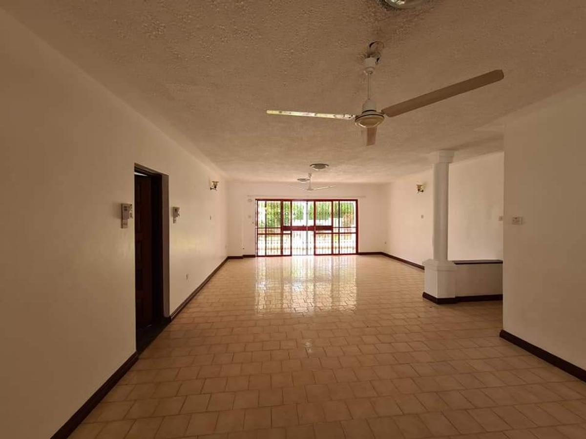 3 Bed Apartment with En Suite at Nyali - 5