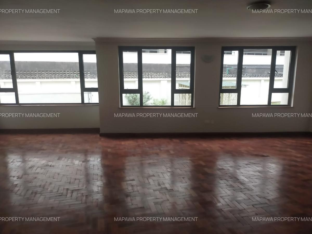 3 Bed Apartment with En Suite in Riverside - 18