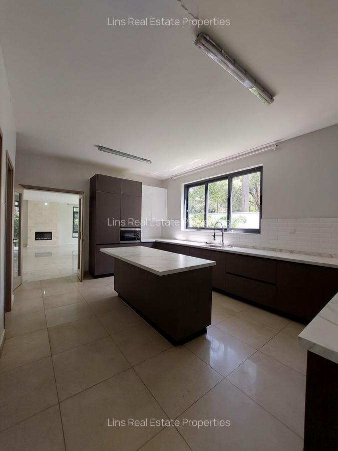5 Bed Townhouse with En Suite in Lavington - 20