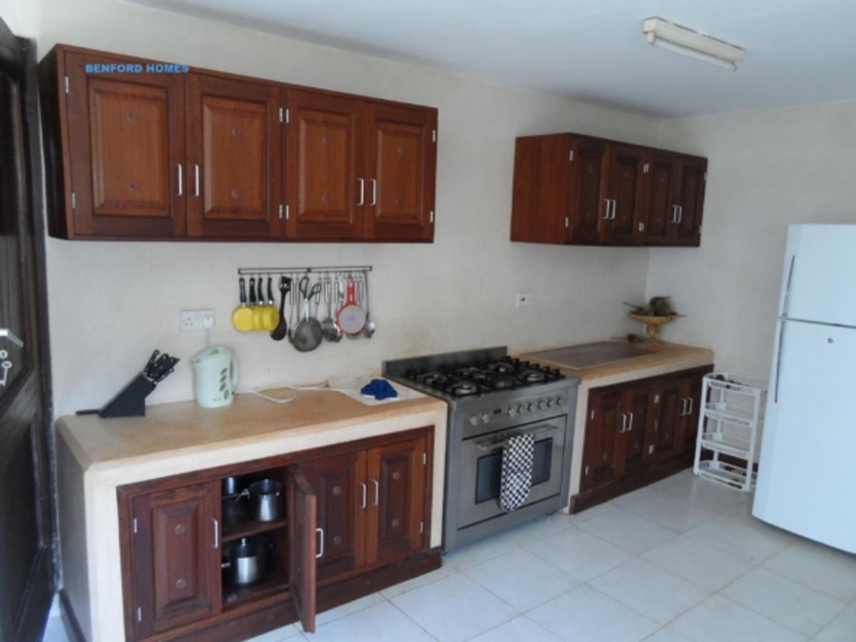 5 Bed Villa with En Suite in Nyali Area - 7