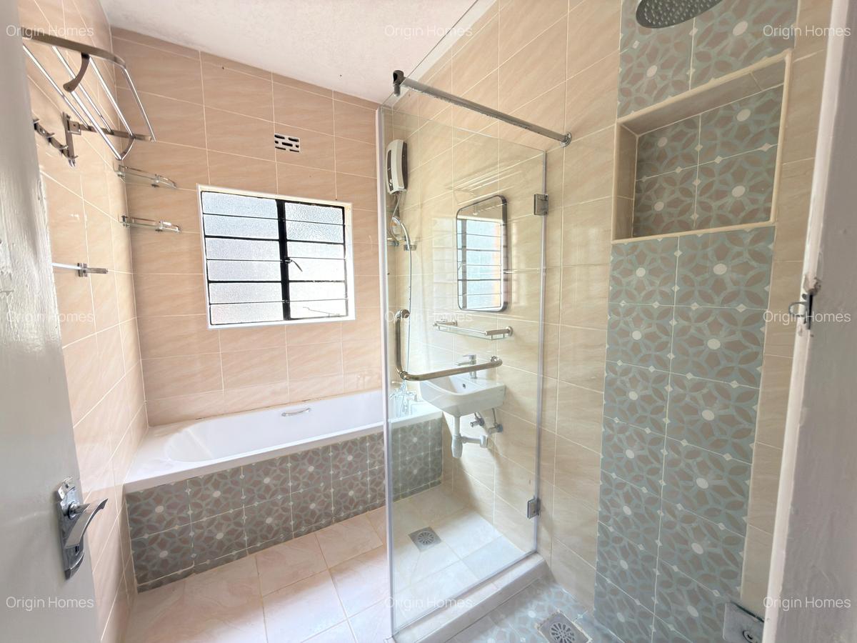 2 Bed Apartment with En Suite at Dennis Pritt Road - 8