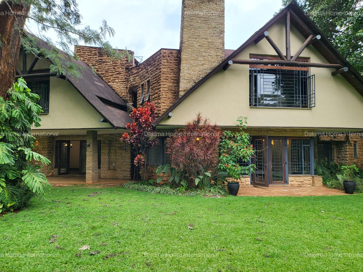 4 Bed Townhouse with En Suite in Lake View - 19