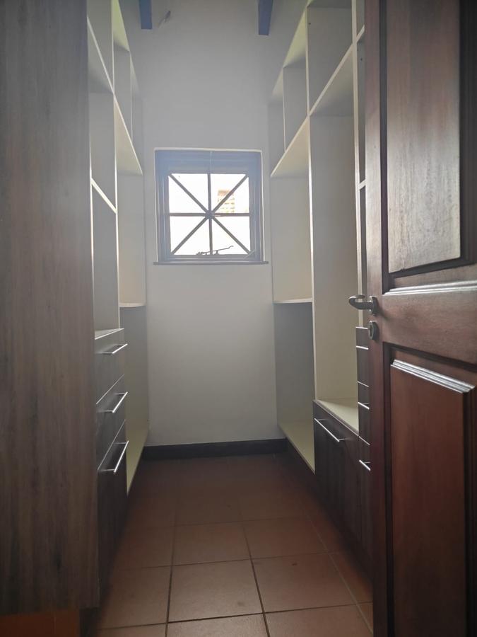 5 Bed Townhouse with En Suite at 300000 - 11