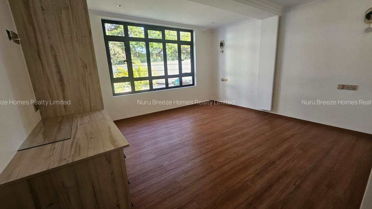 7 Bed House with En Suite in Runda - 13