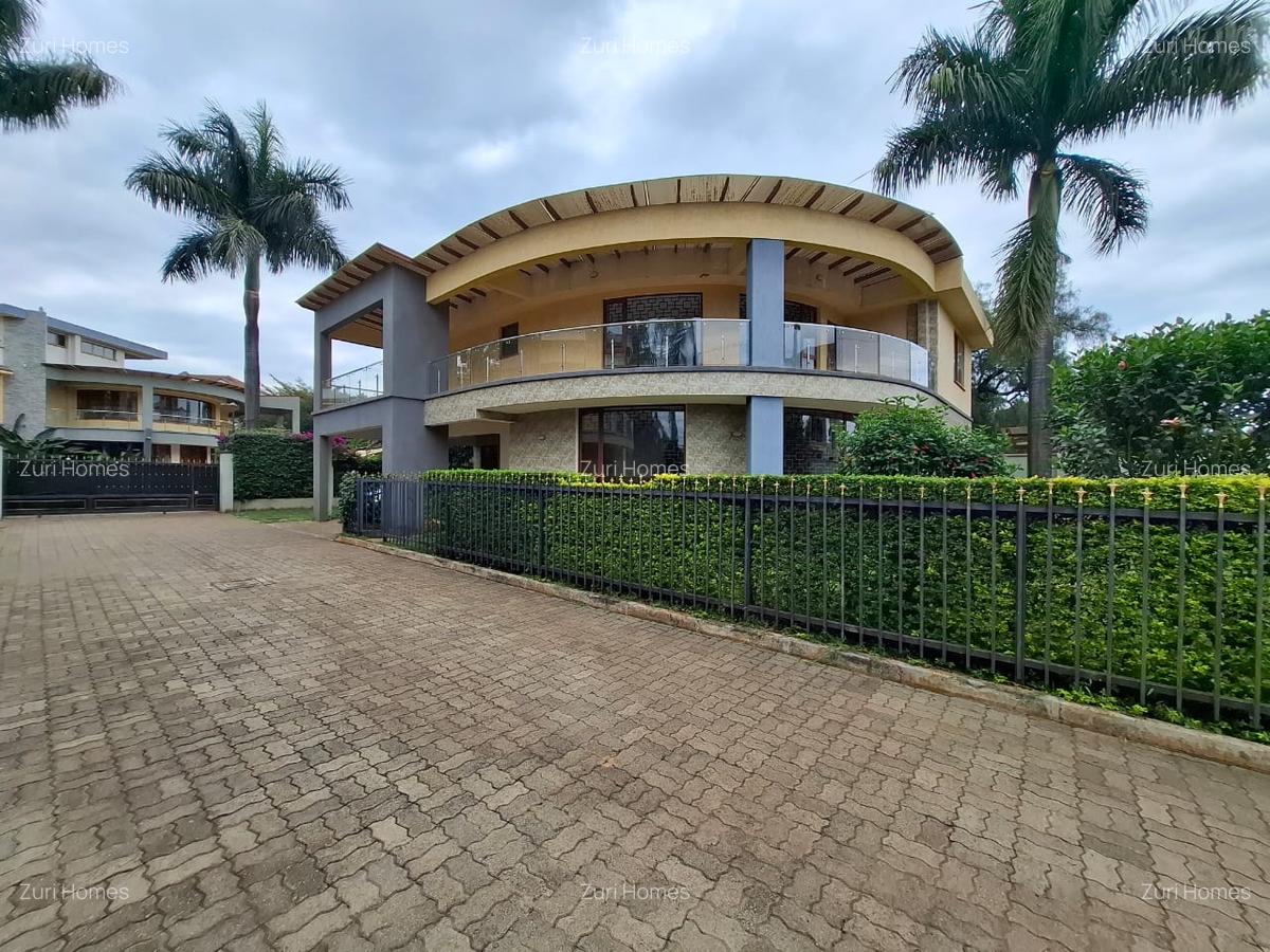 5 Bed Townhouse with En Suite in Lavington - 3
