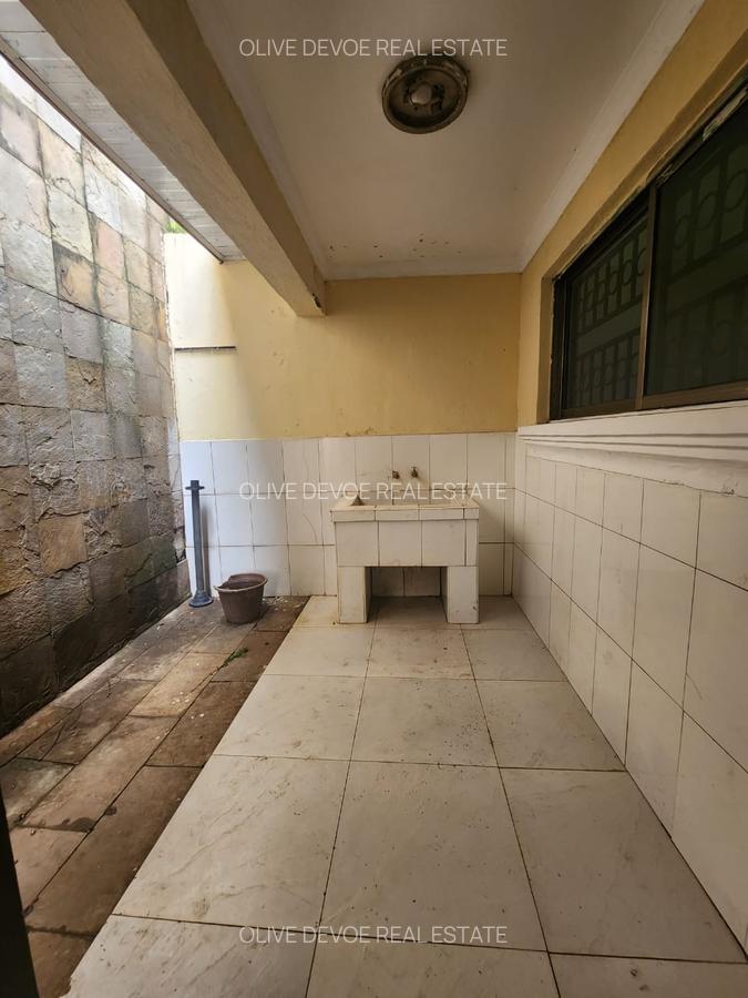 4 Bed Townhouse with En Suite in Lavington - 6