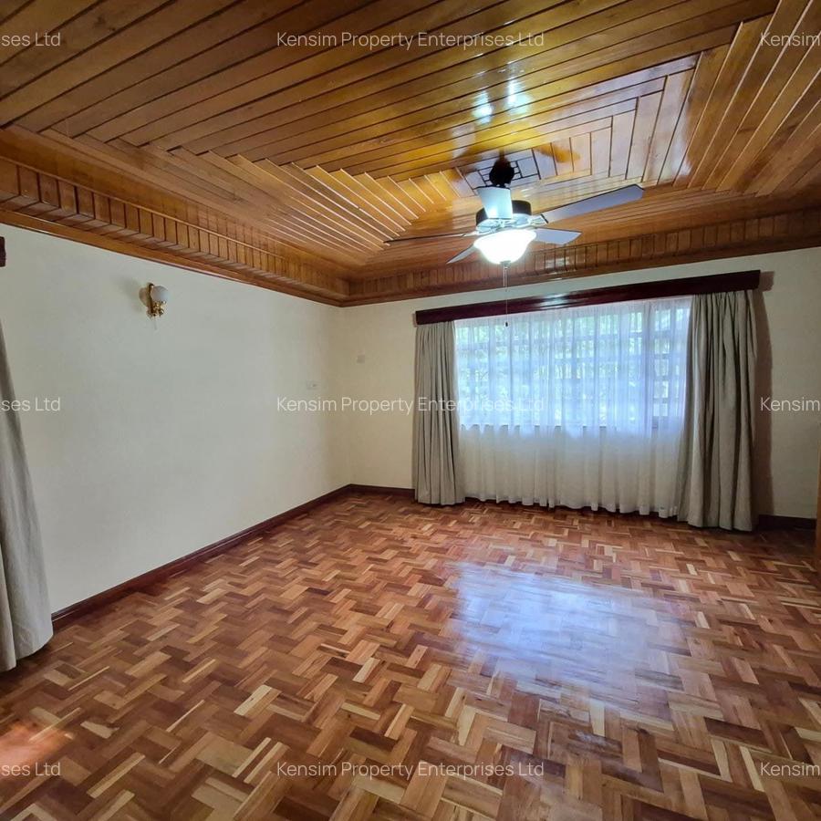 5 Bed House with En Suite in Runda - 2