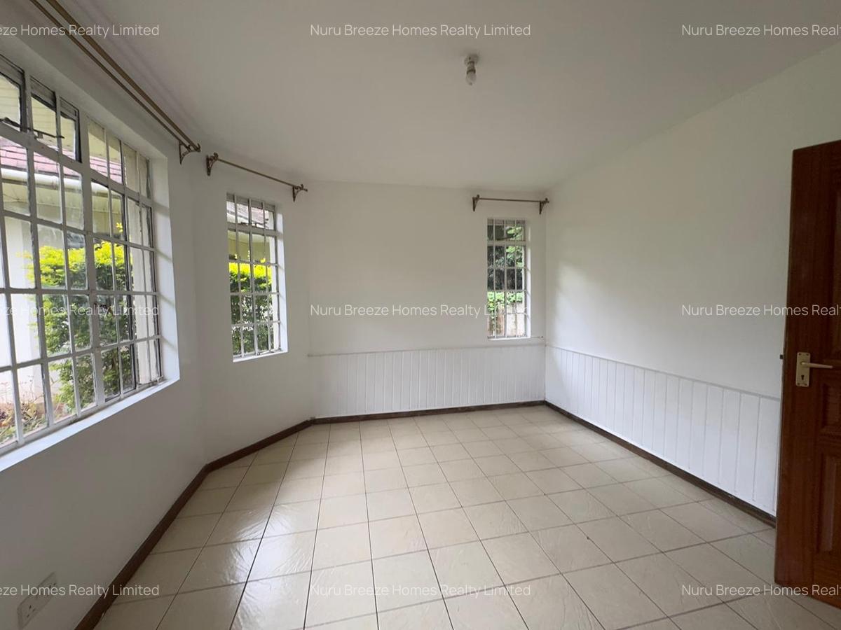 4 Bed Townhouse with En Suite in Spring Valley - 8