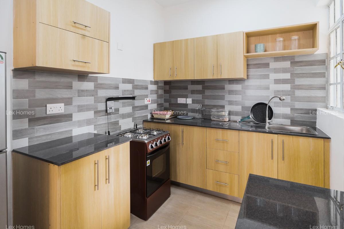3 Bed Apartment with En Suite at Exciting - 4