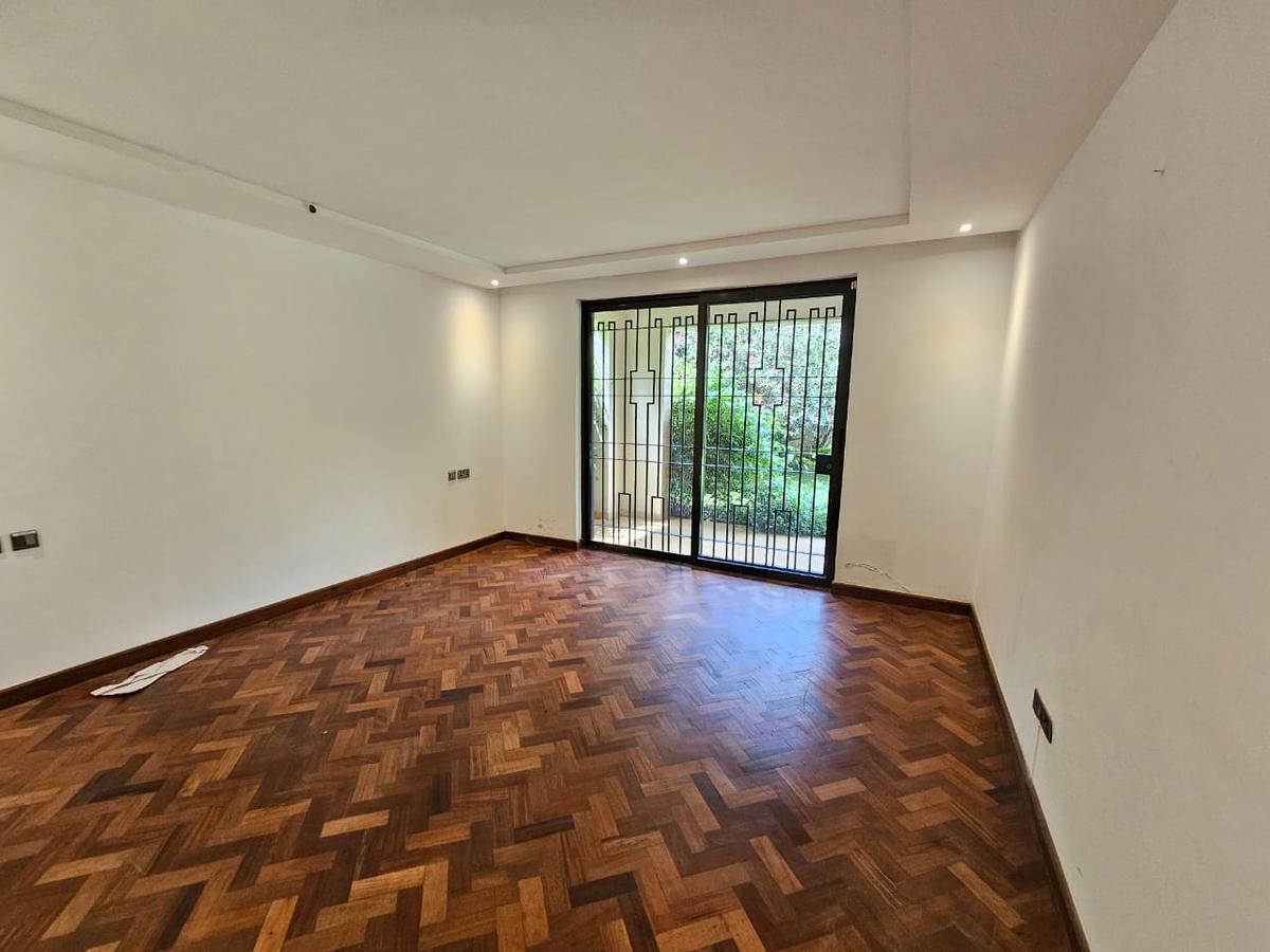 5 Bed Villa with En Suite in Lavington - 5