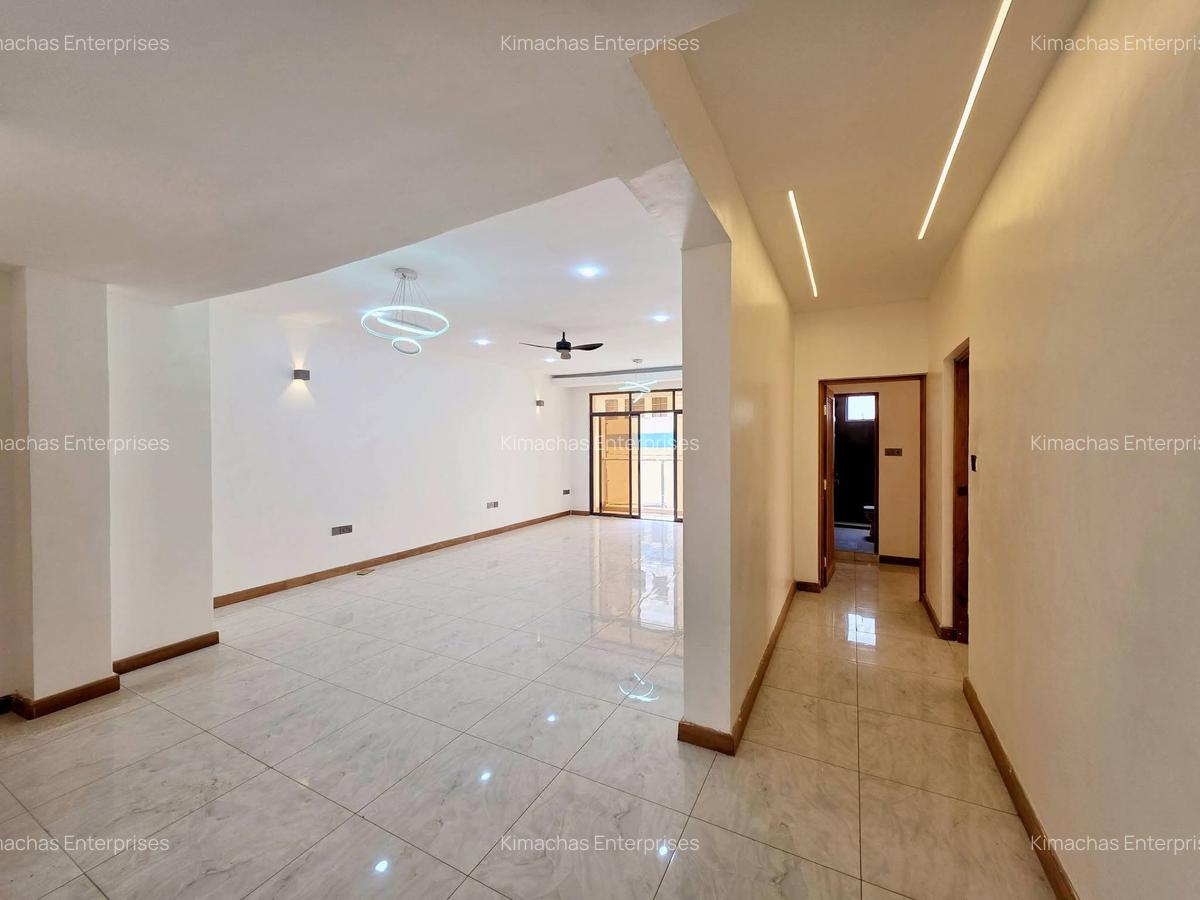 3 Bed Apartment with En Suite at Off Links Road - 5