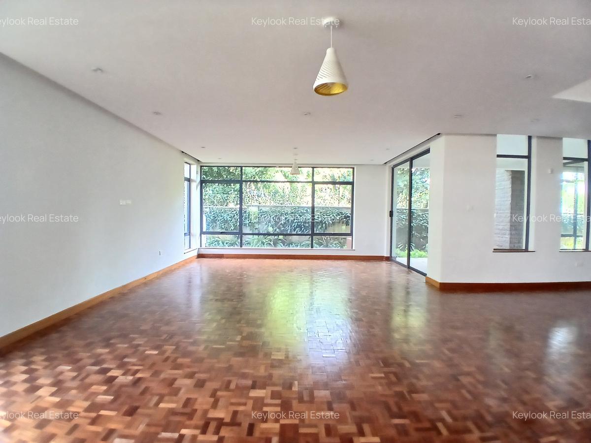 5 Bed Townhouse with En Suite at Lavington Green - 18