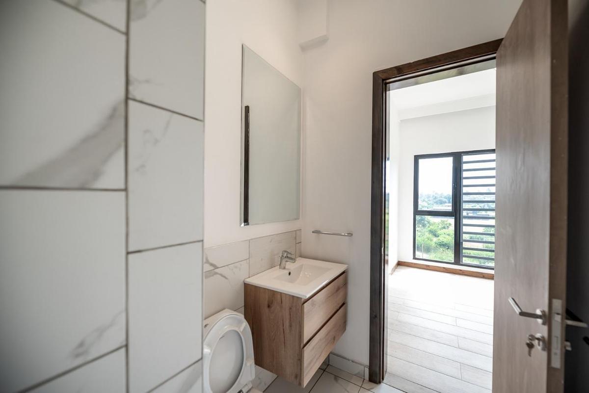 3 Bed Apartment with En Suite in Rosslyn - 20