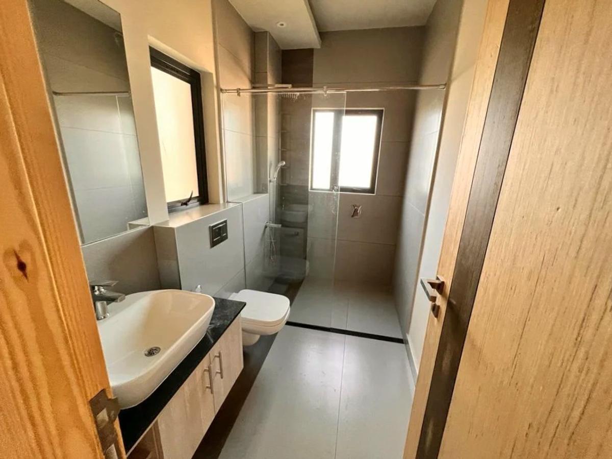 3 Bed Apartment with En Suite at Mandera Road - 16