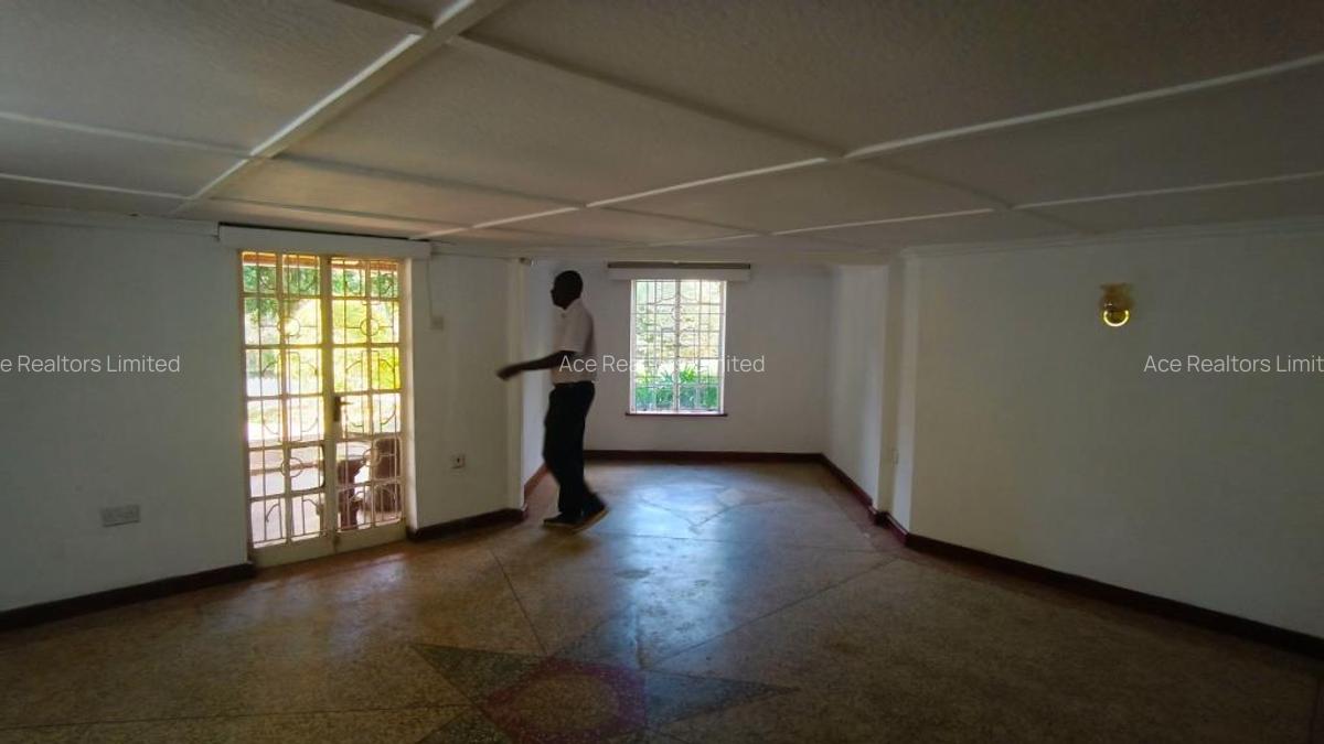 6 Bed Townhouse with En Suite at Muthaiga - 12