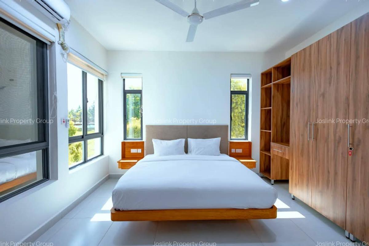 1 Bed Townhouse with En Suite at Greenwood Drive - 12