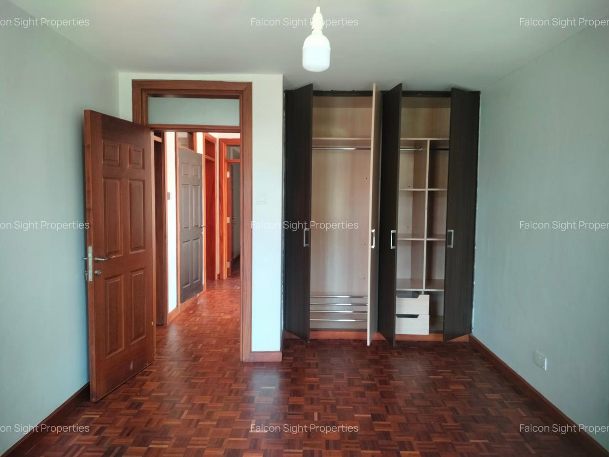 5 Bed Townhouse with Garden at Situated In Ambiance Neighborhood - 15