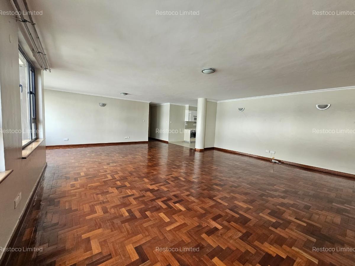 3 Bed Apartment with Swimming Pool at Riverside Drive - 5