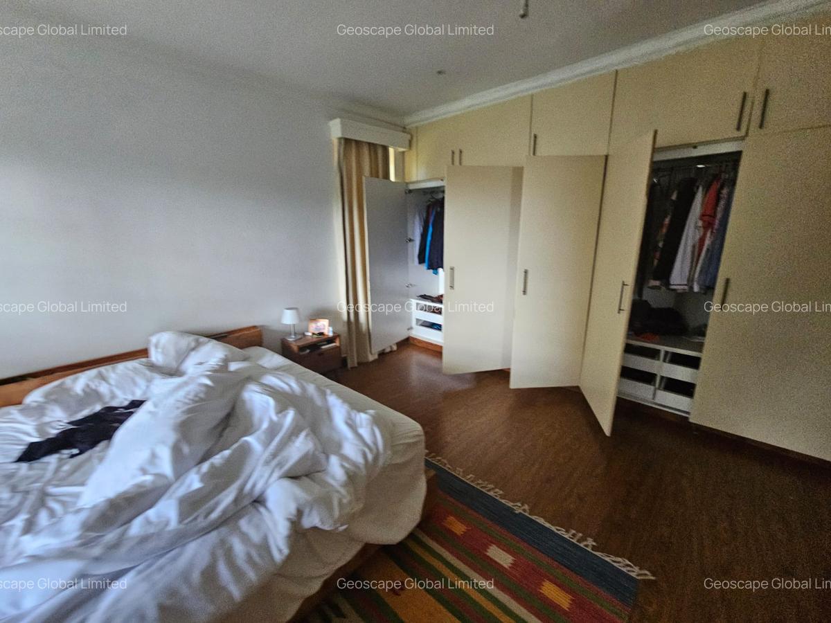 4 Bed House with En Suite in Spring Valley - 11