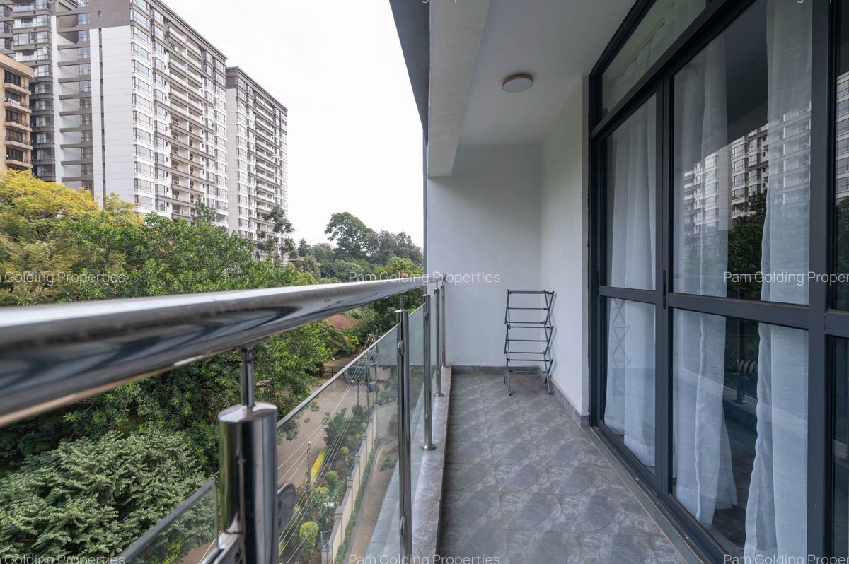 2 Bed Apartment with En Suite in Riverside - 14