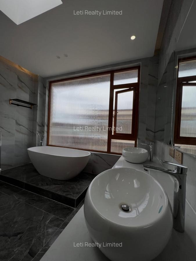 6 Bed Townhouse with En Suite in Lavington - 17