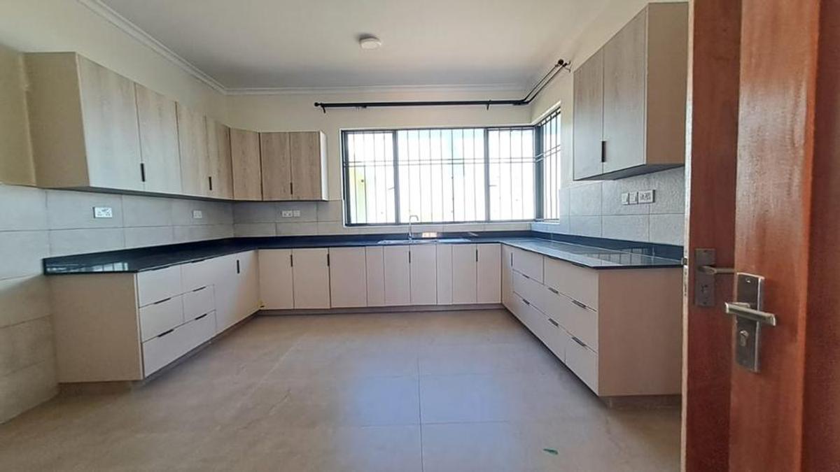 5 Bed Villa with En Suite at Loresho Ridge - 16