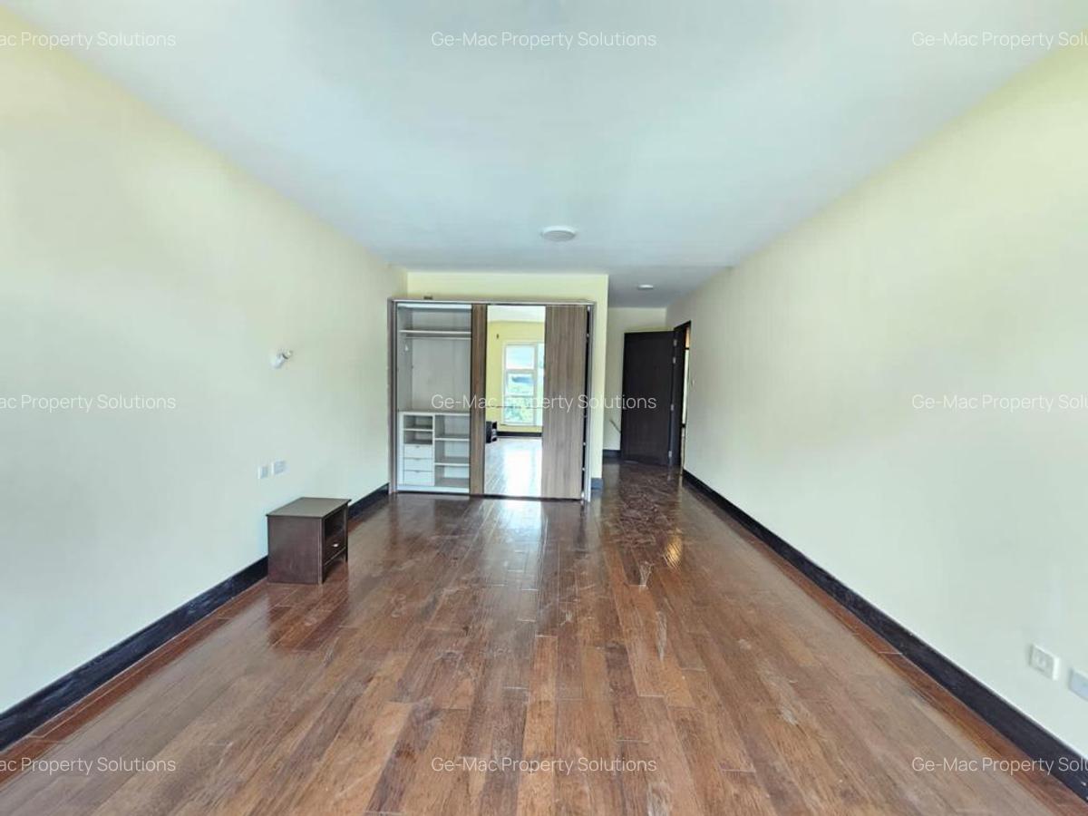 4 Bed Apartment with En Suite in General Mathenge - 11