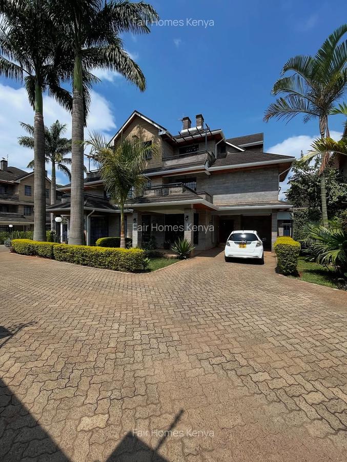 5 Bed Townhouse with En Suite at Lavington Green - 18