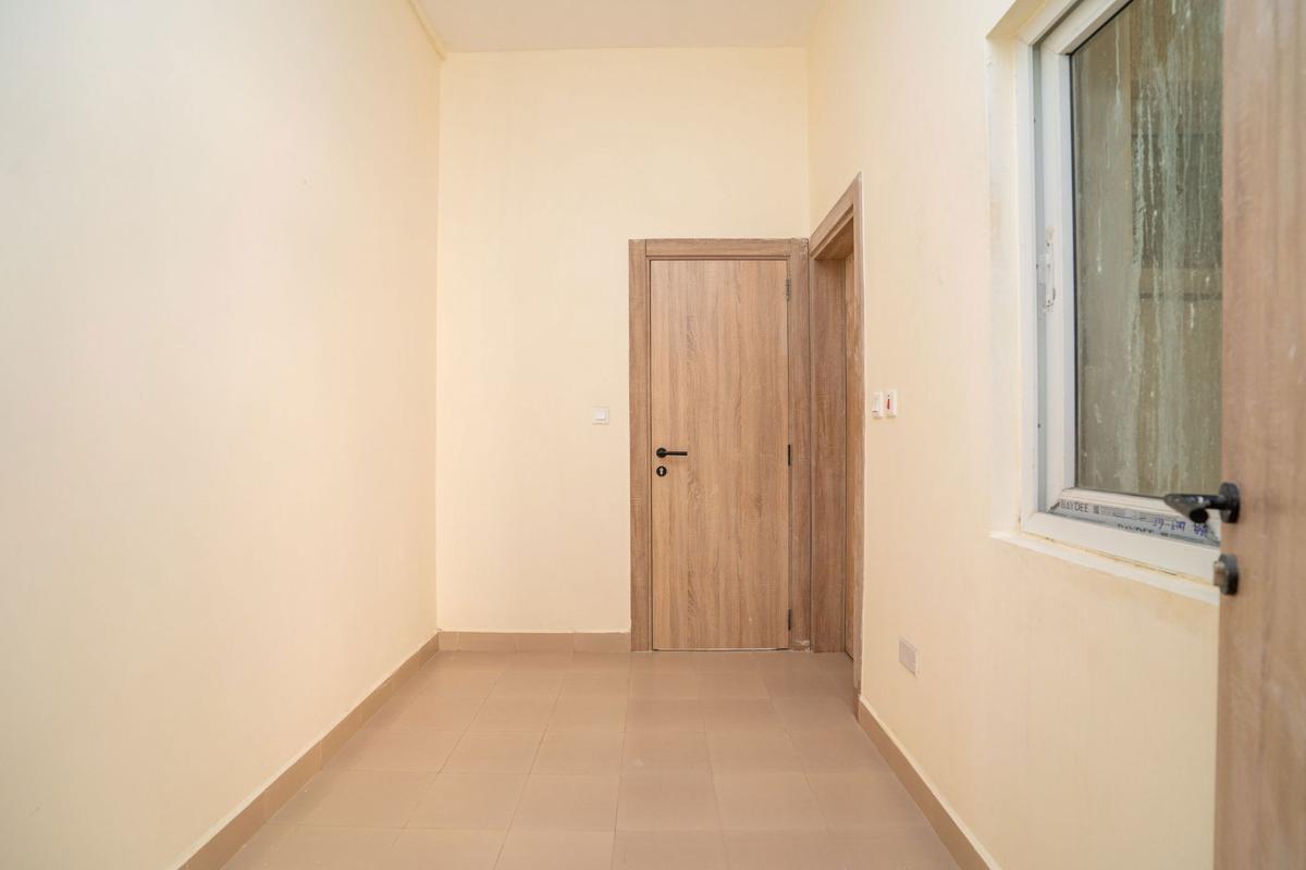 3 Bed Apartment with En Suite in Parklands - 8