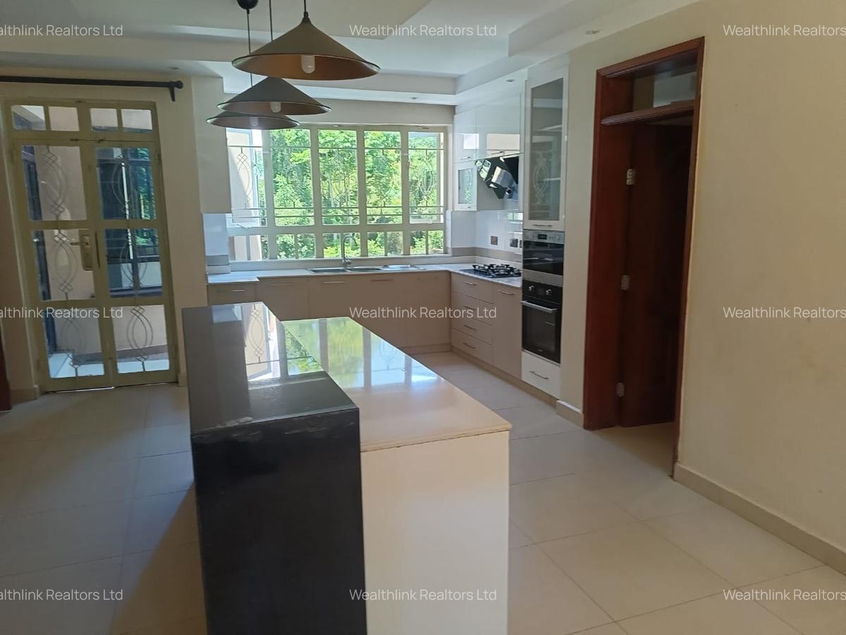 7 Bed House with En Suite at Nyari - 17