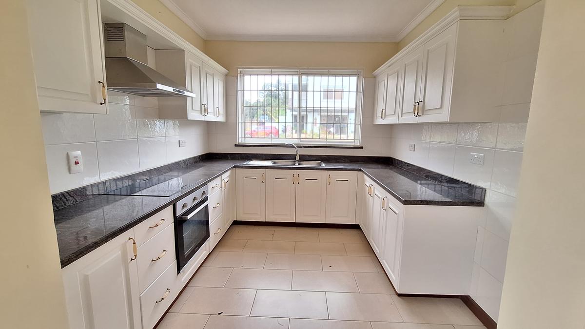 2 Bed Townhouse with En Suite at Runda Mumwe - 5