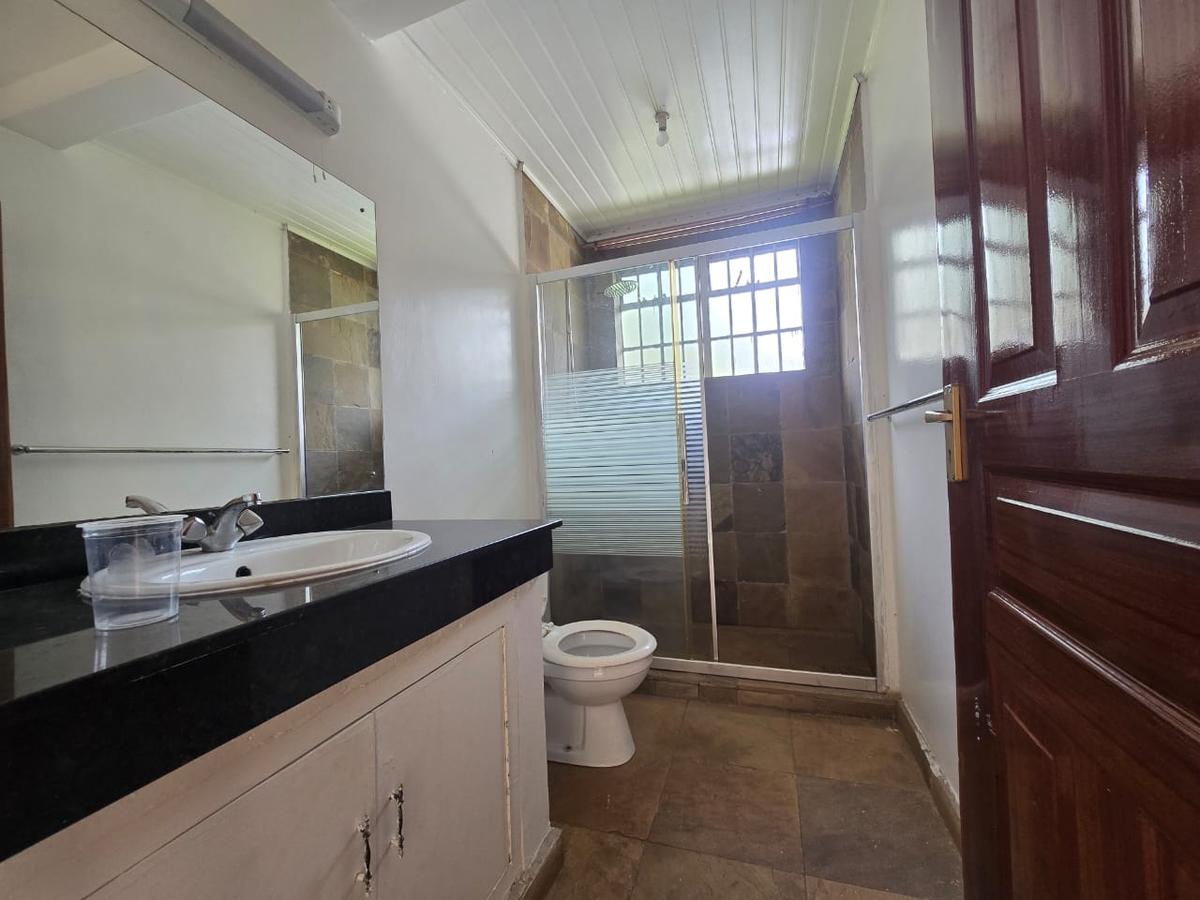 4 Bed House with En Suite in Spring Valley - 8