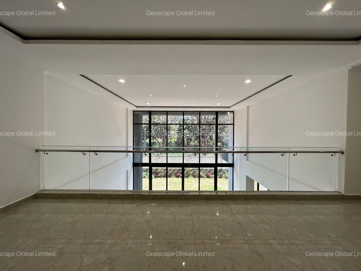 4 Bed Apartment with En Suite in Spring Valley - 17