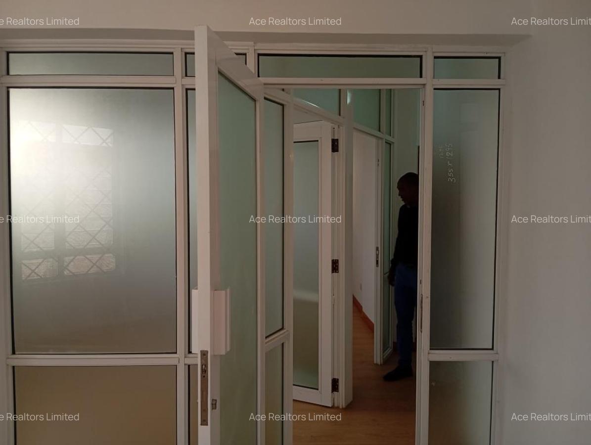 4,000 ft² Office with Fibre Internet at Riverside Drive - 6