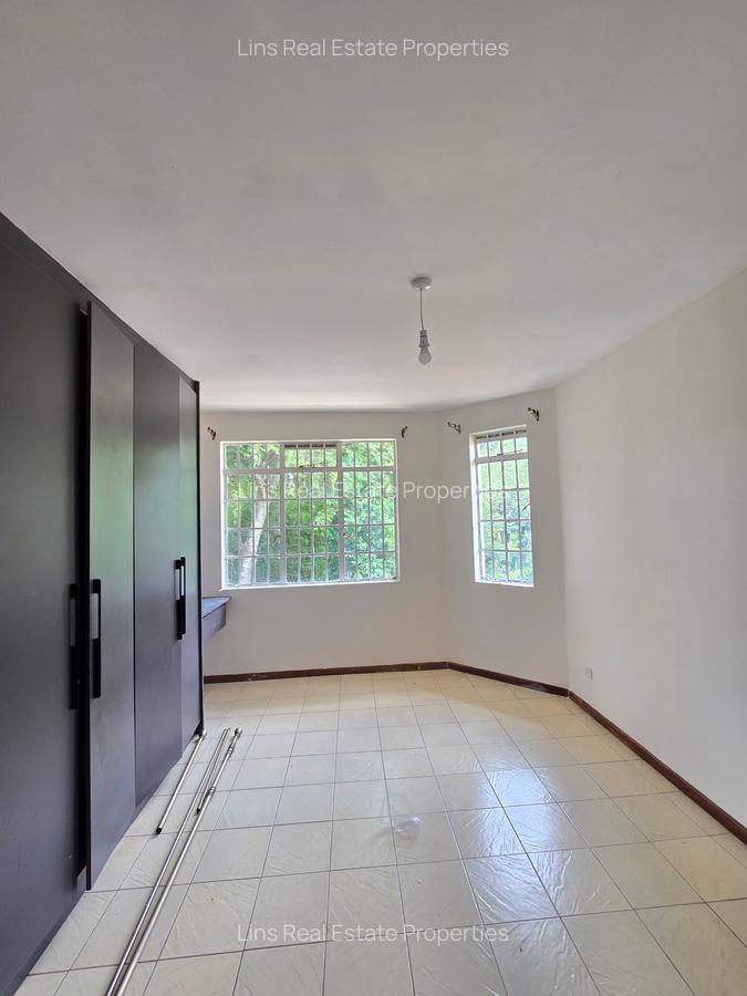 4 Bed Townhouse with En Suite in Spring Valley - 13