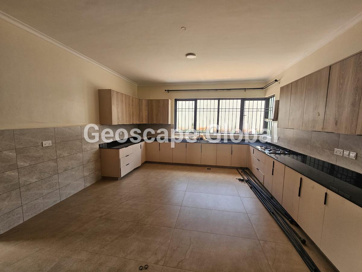 5 Bed House with En Suite in Loresho - 13