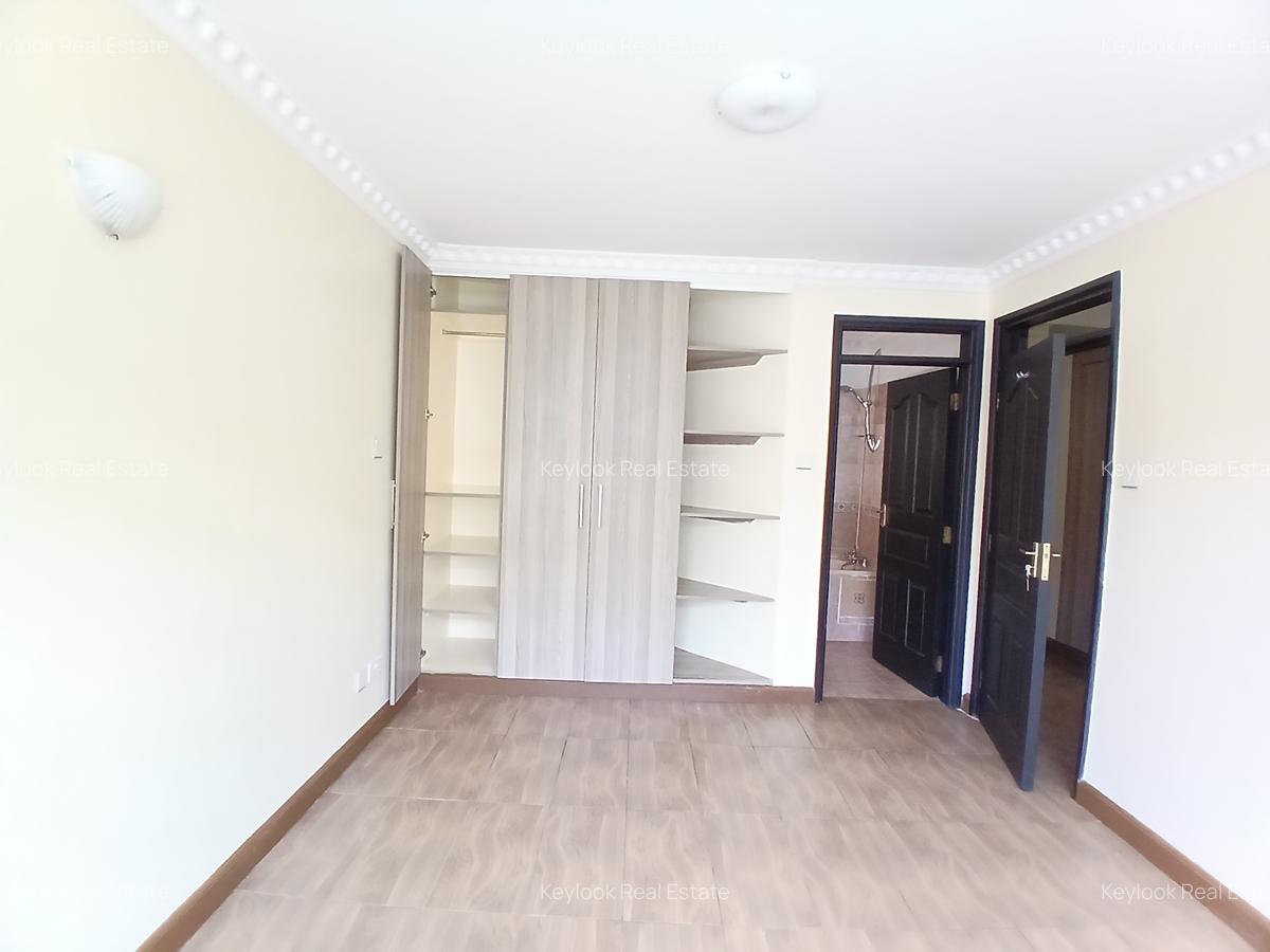 5 Bed Townhouse with En Suite at Lavington - 11