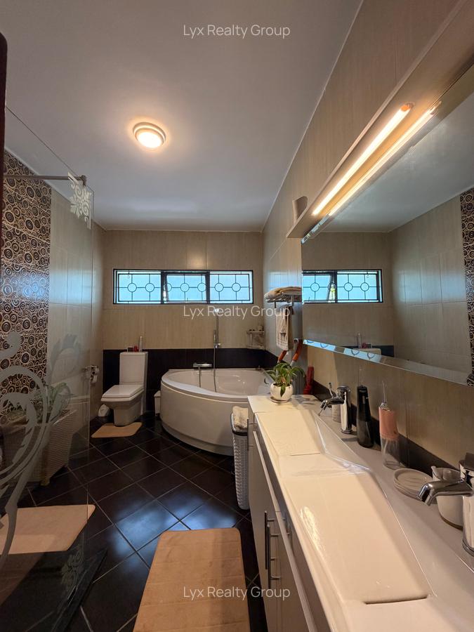 5 Bed Townhouse with En Suite in Westlands Area - 6