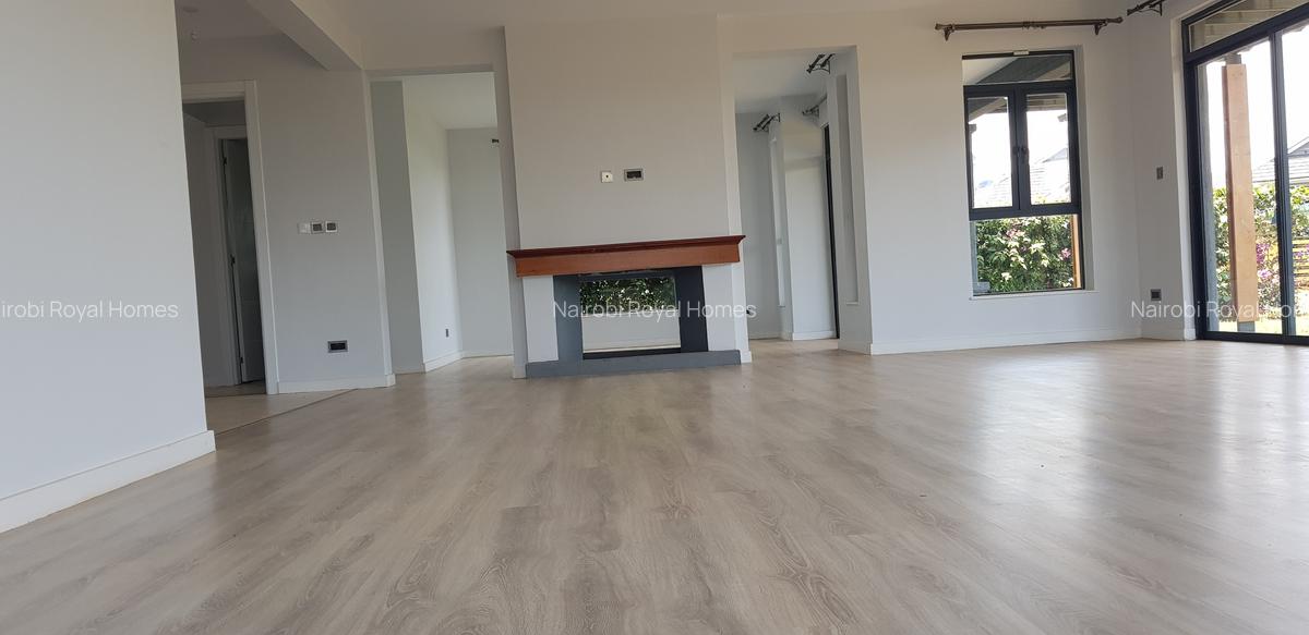 4 Bed Townhouse with En Suite at Five Star - 7