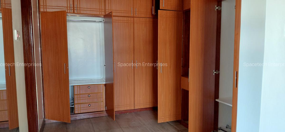 5 Bed House with En Suite in Nyari - 15