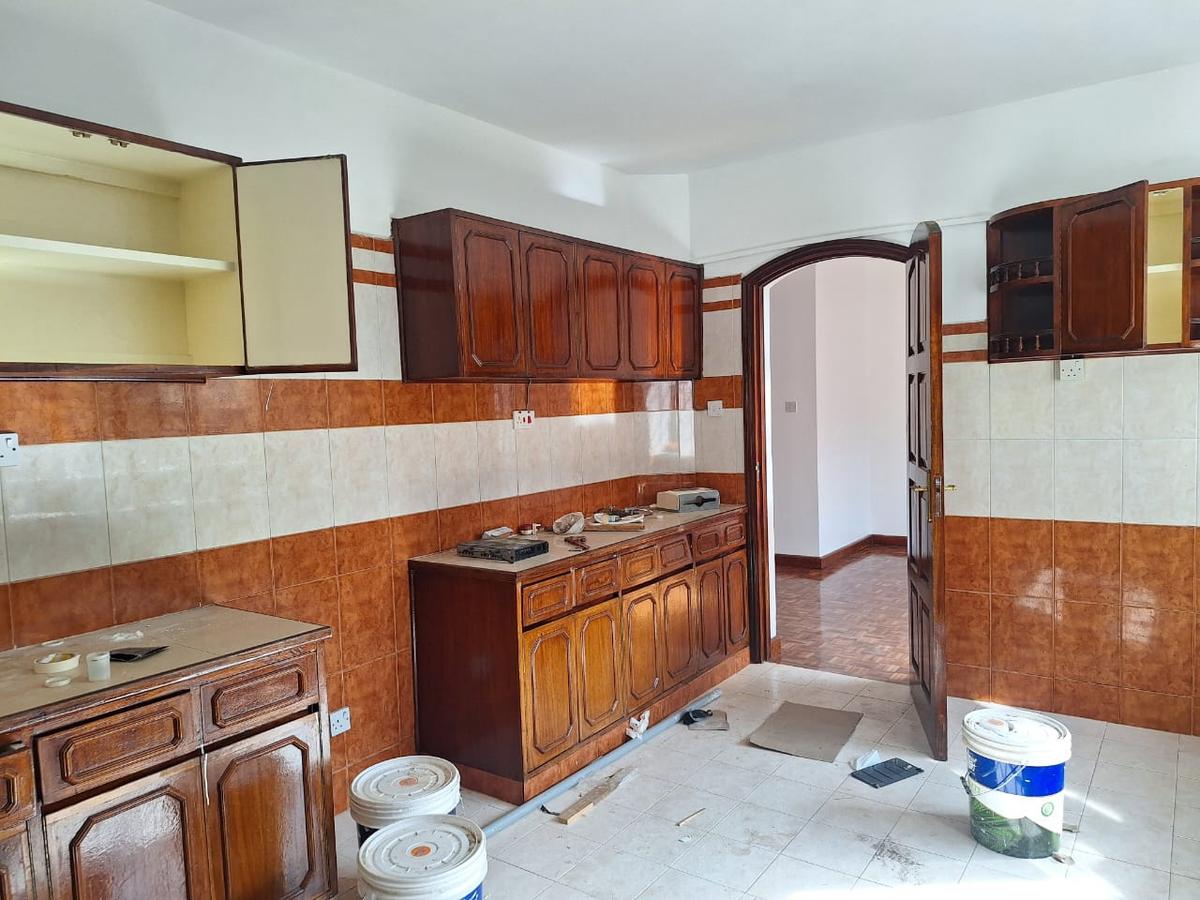 3 Bed Apartment with Parking in Westlands Area - 14