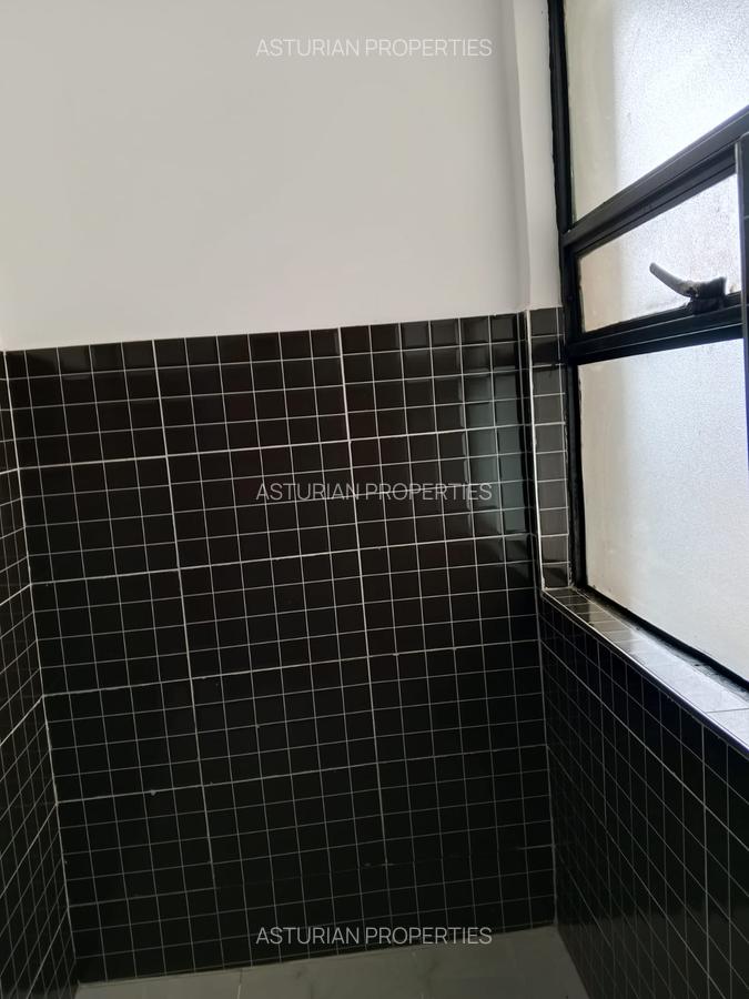 1 Bed Apartment with En Suite in Kitisuru - 5